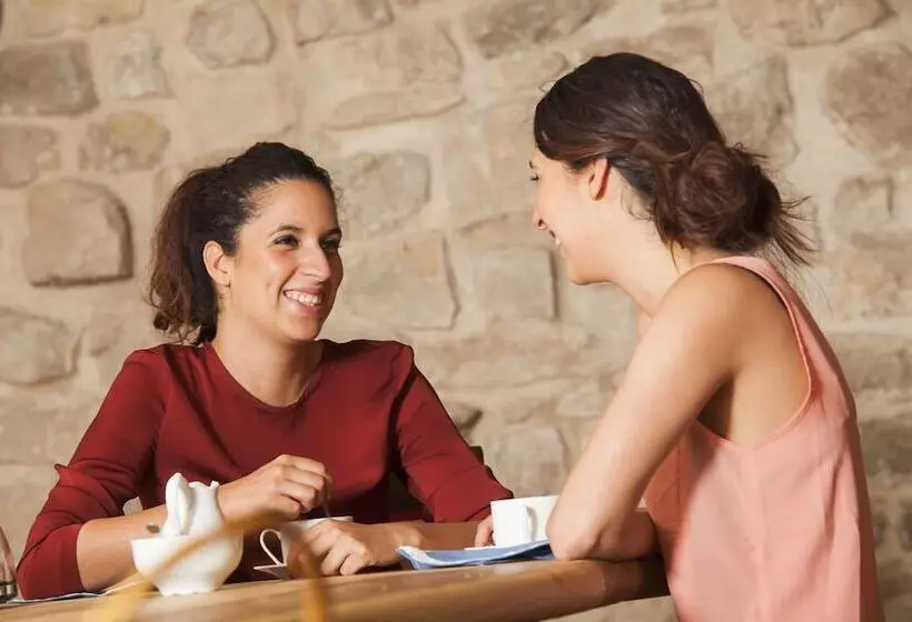 Hotelli Rural La Torre De Bisjueces