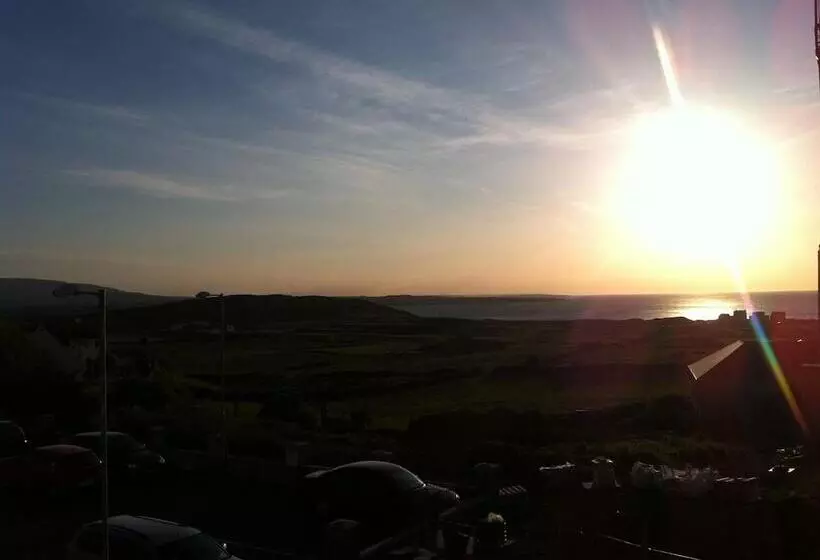 Hotelli Strandhill Lodge And Suites Boutique