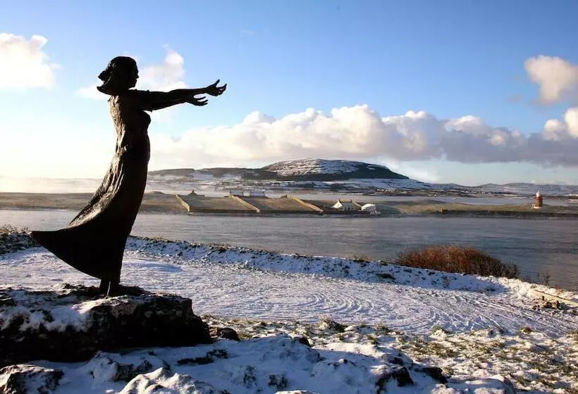 Hotelli Strandhill Lodge And Suites Boutique