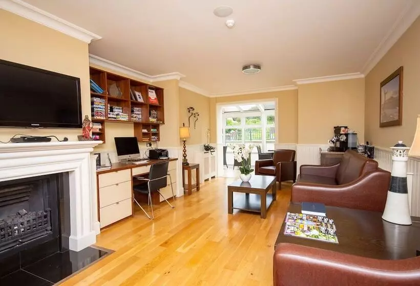 Hotelli Strandhill Lodge And Suites Boutique