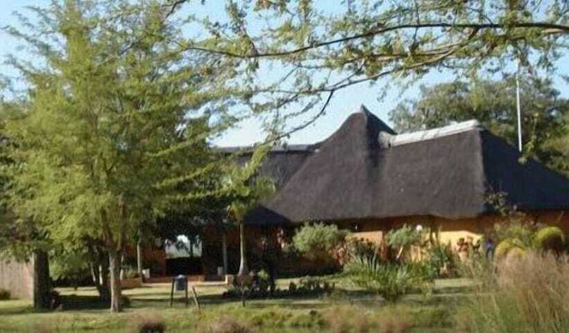 هتل The Big 5 Chobe Lodge