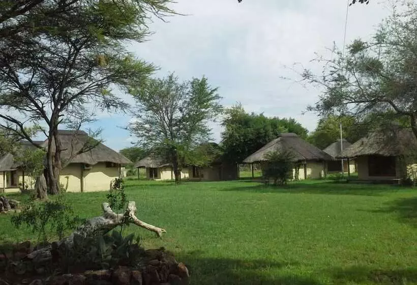 هتل The Big 5 Chobe Lodge