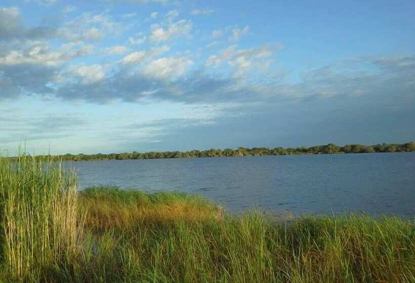 هتل The Big 5 Chobe Lodge