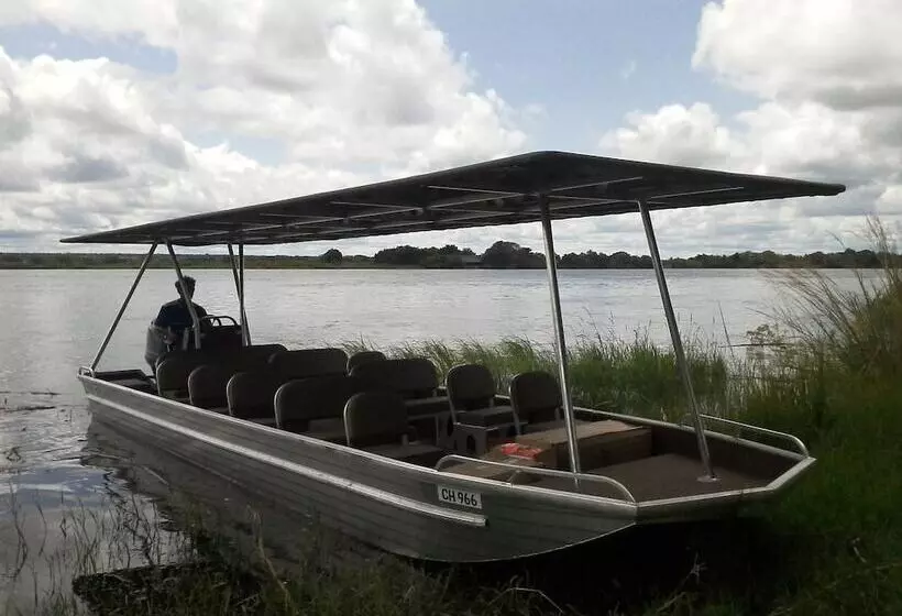 هتل The Big 5 Chobe Lodge