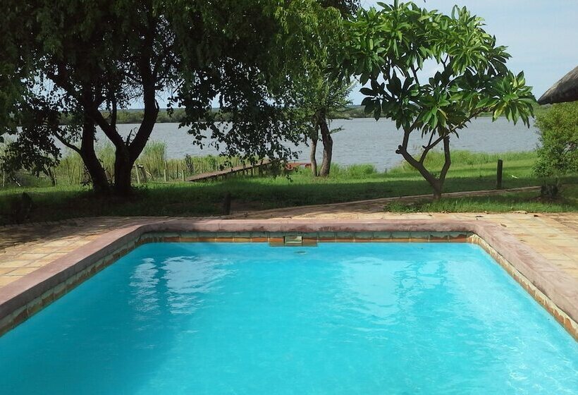 هتل The Big 5 Chobe Lodge