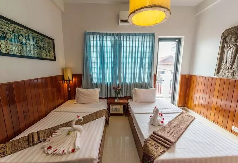 هتل Travellerhome Angkor