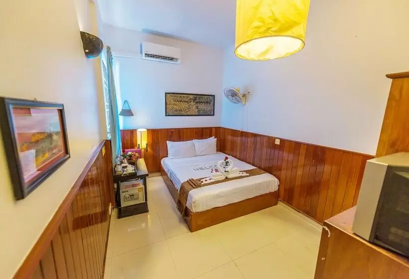 هتل Travellerhome Angkor