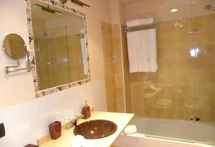 Hotelli Valle Del Silencio