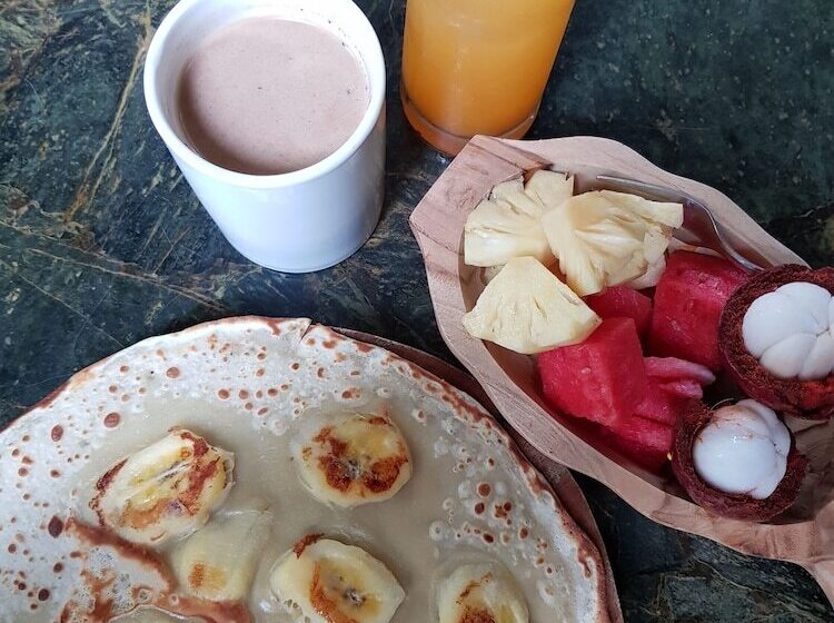 Bed and Breakfast Lovina Central Hostel