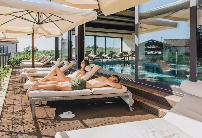 تختخواب و صبحانه San Servolo Wellness Resort   Adults Only