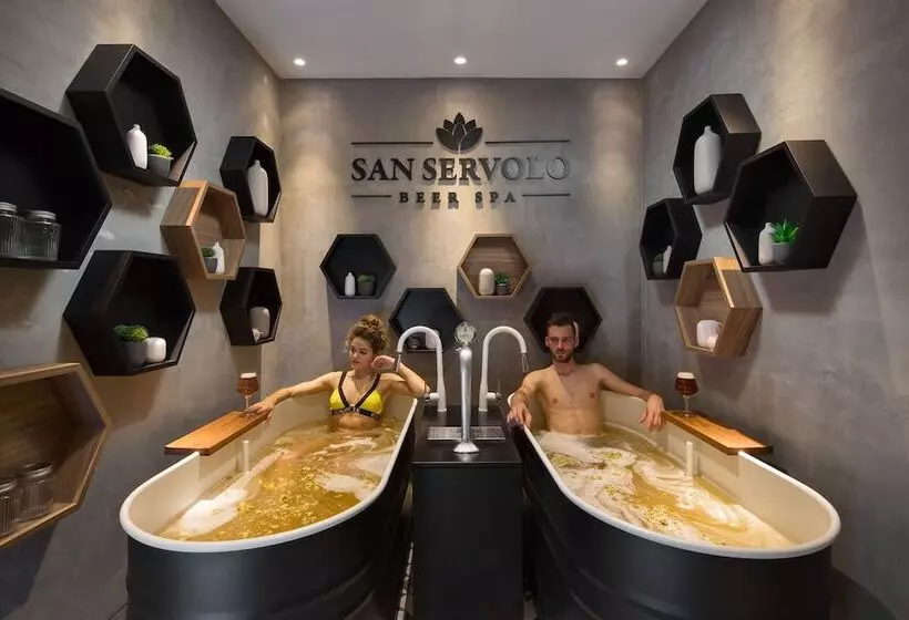 تختخواب و صبحانه San Servolo Wellness Resort   Adults Only
