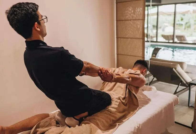 تختخواب و صبحانه San Servolo Wellness Resort   Adults Only