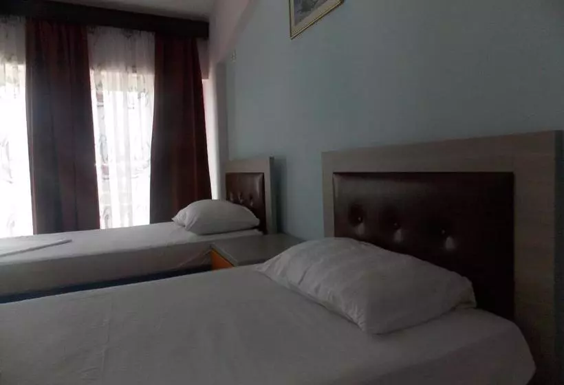 Hotel Damian Saranda