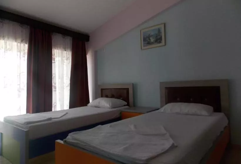 Hotel Damian Saranda