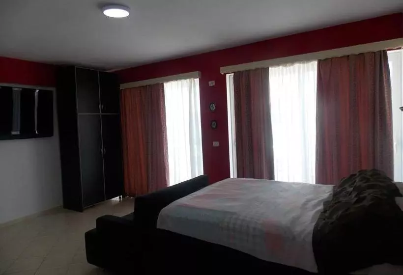 Hotel Damian Saranda