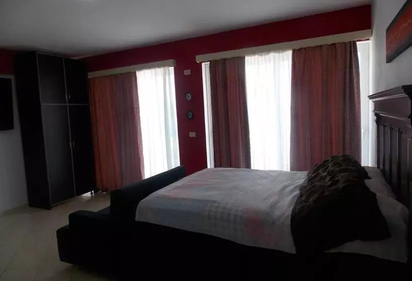 Hotel Damian Saranda