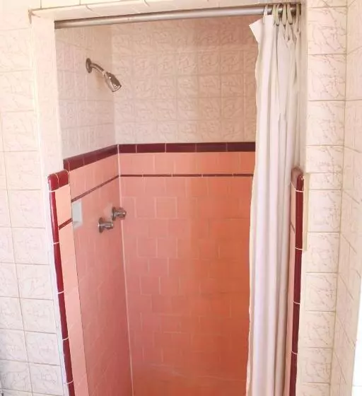 هتل Economy Inn