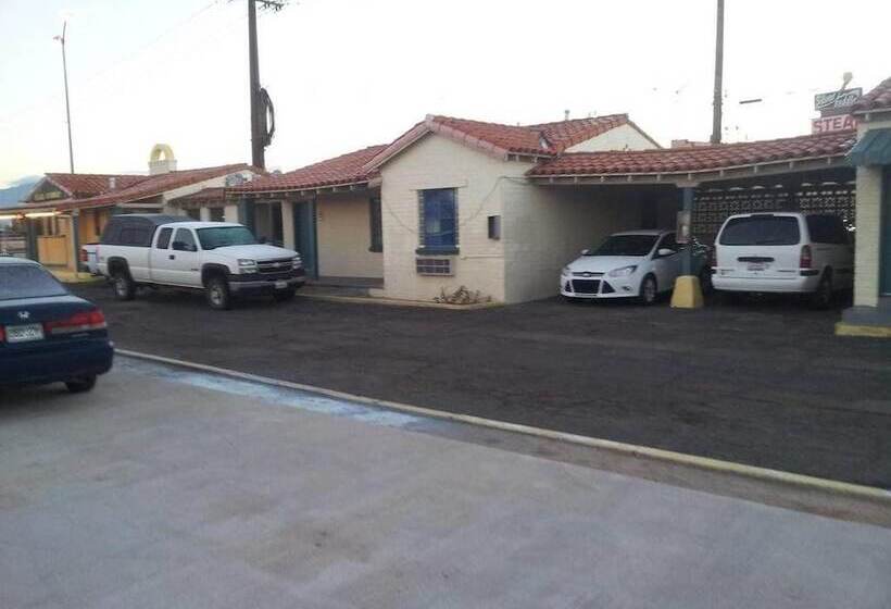 فندق Economy Inn