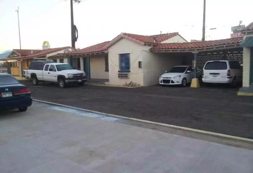 هتل Economy Inn