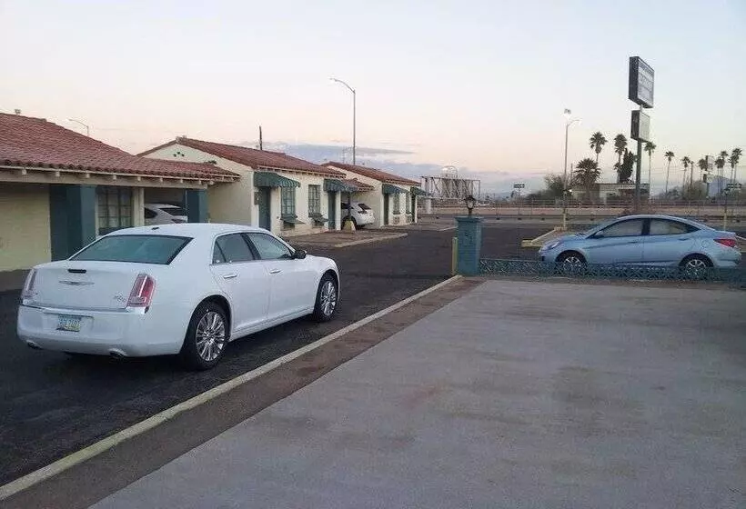 هتل Economy Inn
