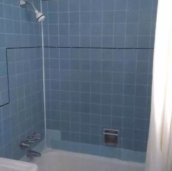 هتل Economy Inn