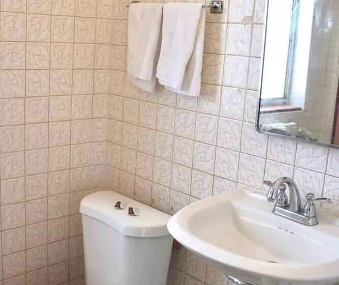 هتل Economy Inn