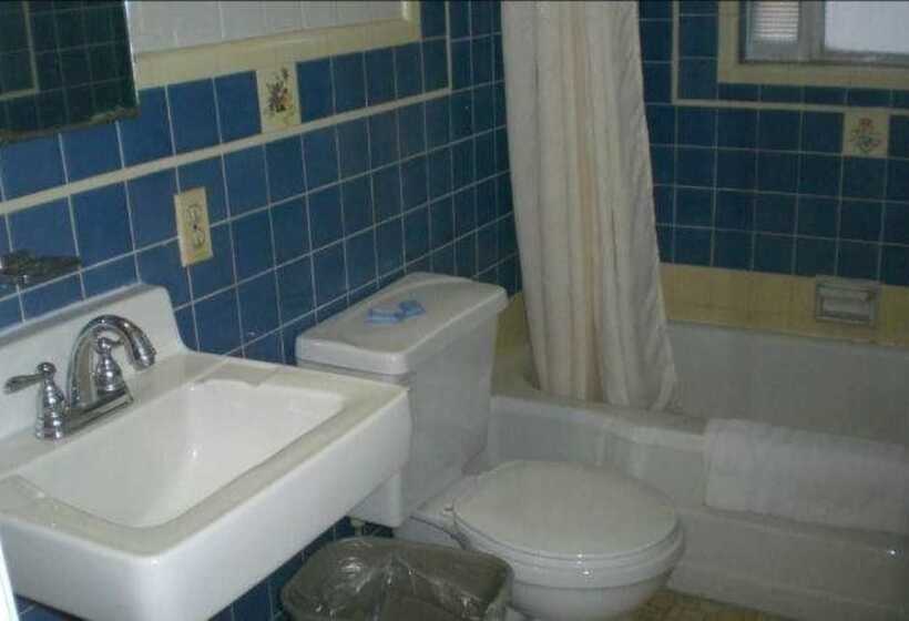 فندق Economy Inn