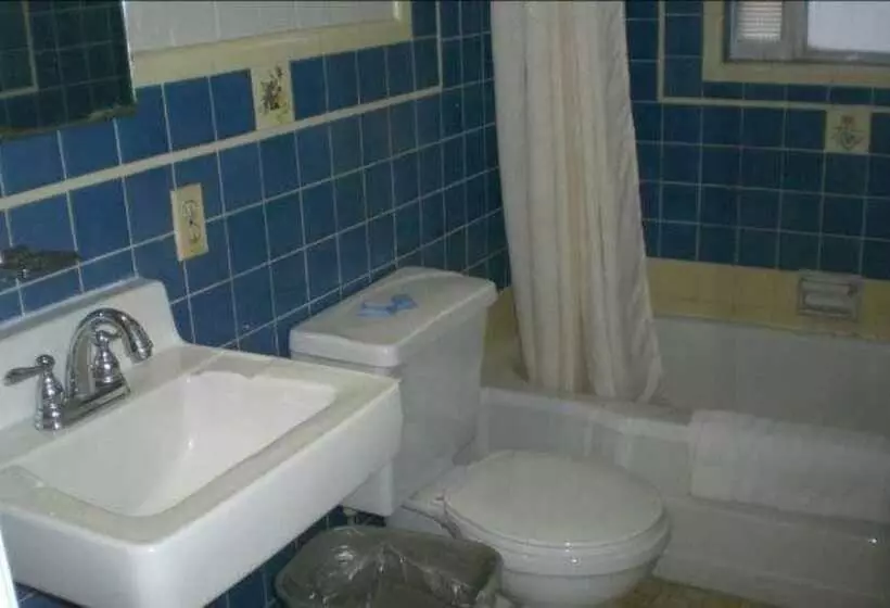 هتل Economy Inn
