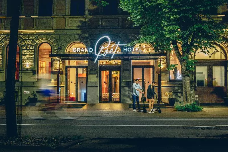 Grand Poet Hotel And Spa By Semarah