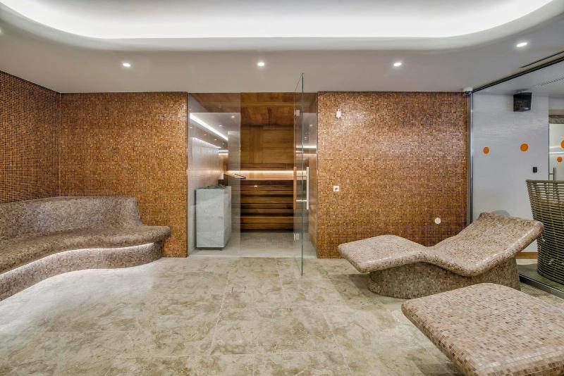 Grand Poet Hotel And Spa By Semarah