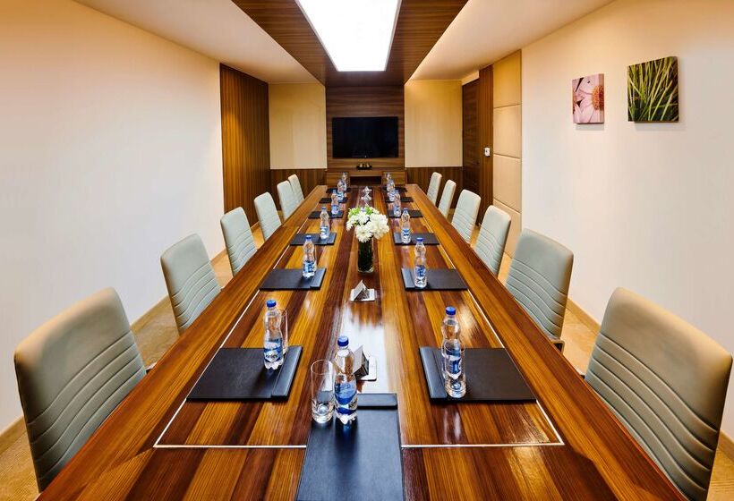 فندق Hilton Garden Inn Lucknow