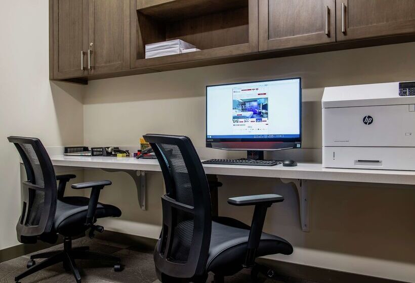 هتل Hilton Garden Inn Winnipeg South