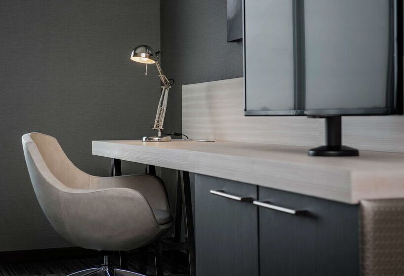 هتل Hilton Garden Inn Winnipeg South