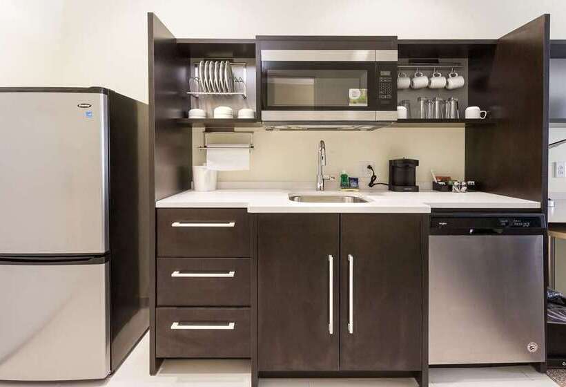 هتل Home2 Suites By Hilton Brownsville