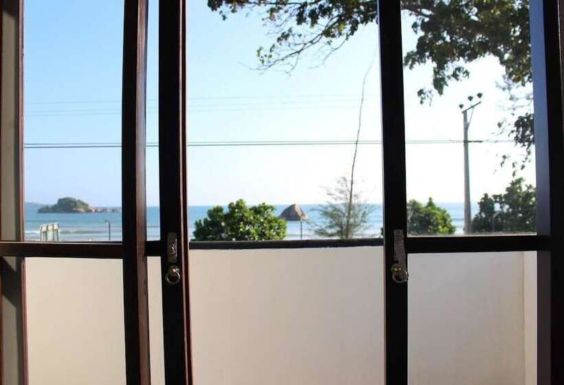 Отель Kaori Cafe And Villa