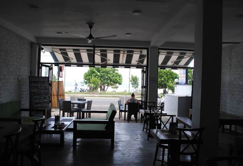 Отель Kaori Cafe And Villa