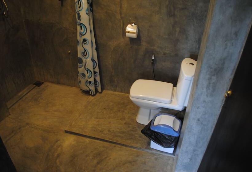 Отель Kaori Cafe And Villa