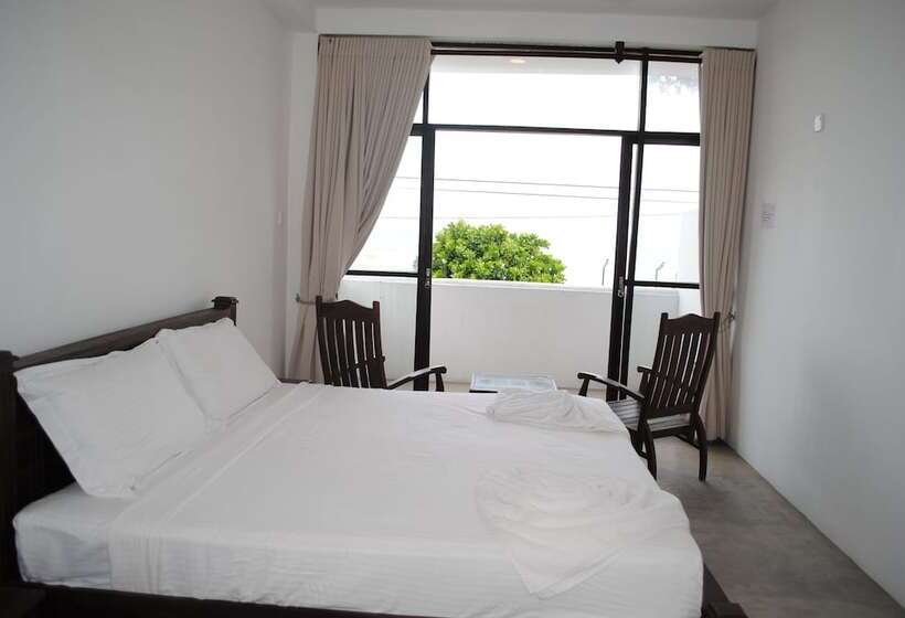 Отель Kaori Cafe And Villa