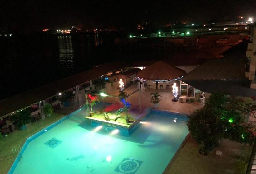 فندق Le Petit Bateau