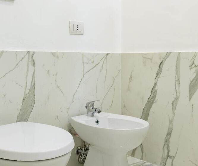 هتل Little Aurelius