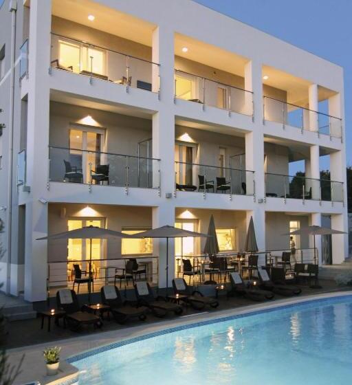 فندق Rooms Villa Oasiss