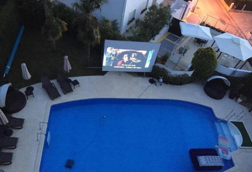 فندق Rooms Villa Oasiss