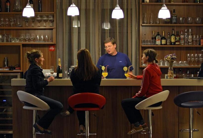 فندق Rooms Villa Oasiss