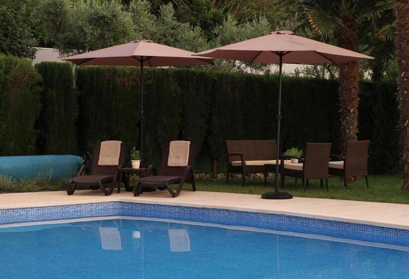 فندق Rooms Villa Oasiss