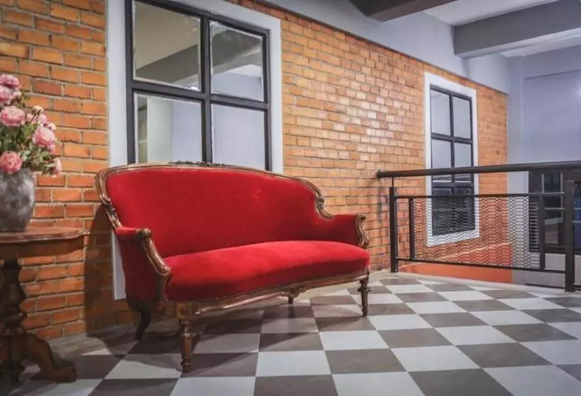 ホテル The Old Inn