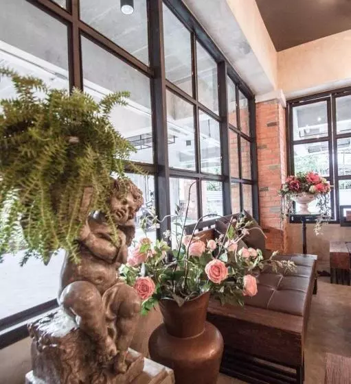 ホテル The Old Inn