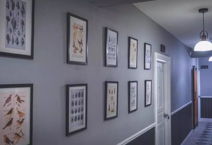 ホテル The Old Inn