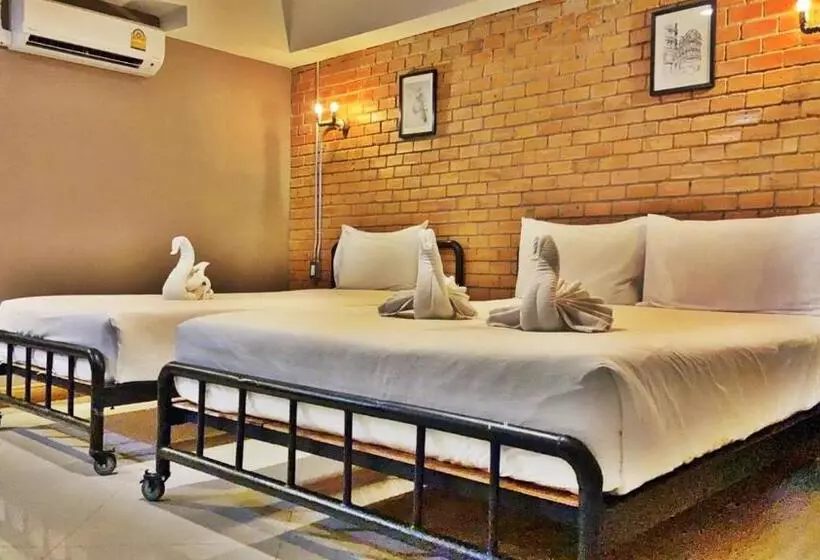 ホテル The Old Inn