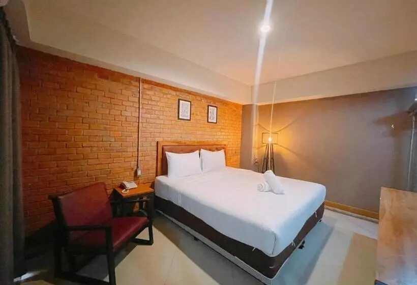 ホテル The Old Inn