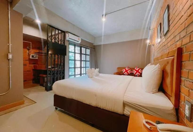 ホテル The Old Inn